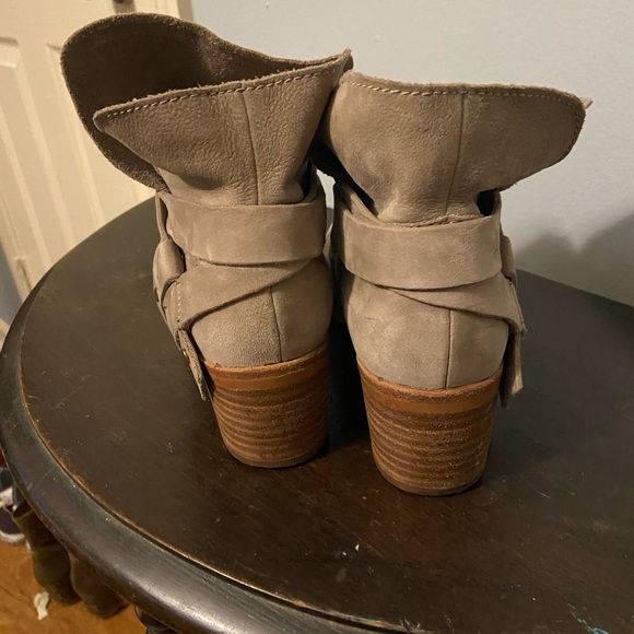 UGG Elora boot - Picture 2 of 3